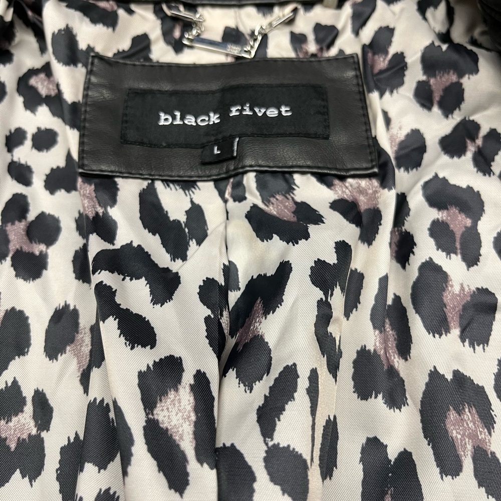 Large Black Rivet jacket - worn once - Picture 8 of 14